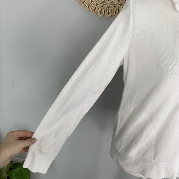 Lauren Ralph Lauren • Women’s White Henley Polo w/ Gold Buttons - Picture 7 of 9